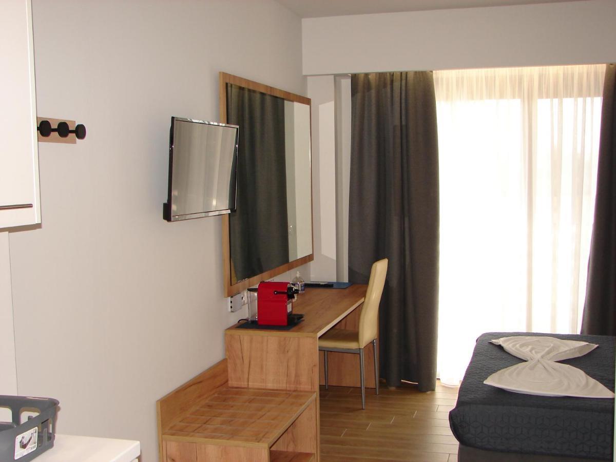 Aparthotel Four Reasons à Paralía Extérieur photo