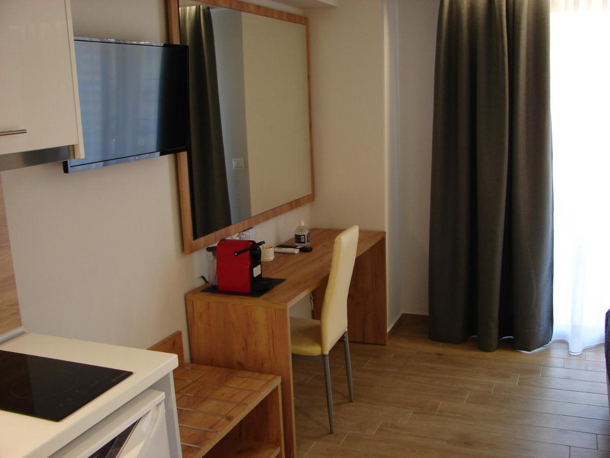 Aparthotel Four Reasons à Paralía Extérieur photo